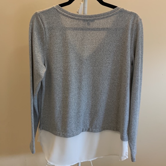 Dynamite V Neck Light Grey Sweater - Picture 4 of 4